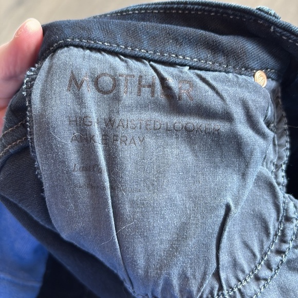 MOTHER High Waisted Looker Ankle Fray Jean Last Call Size 25 Dark Denim - Picture 8 of 12